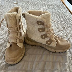 Women’s Sorel boots size 8